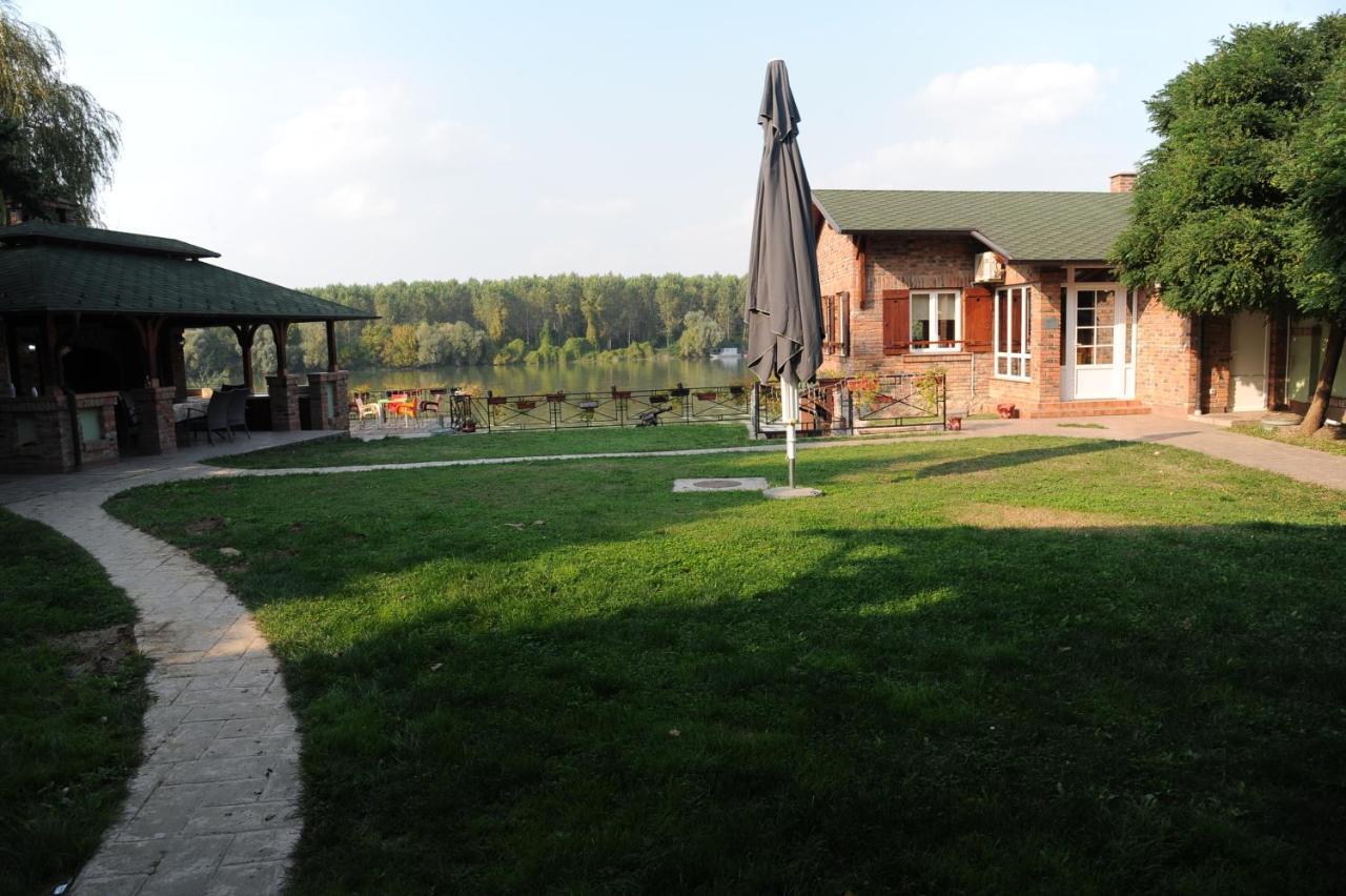 Vila Odmor Na Dunavu Beocin Exterior foto