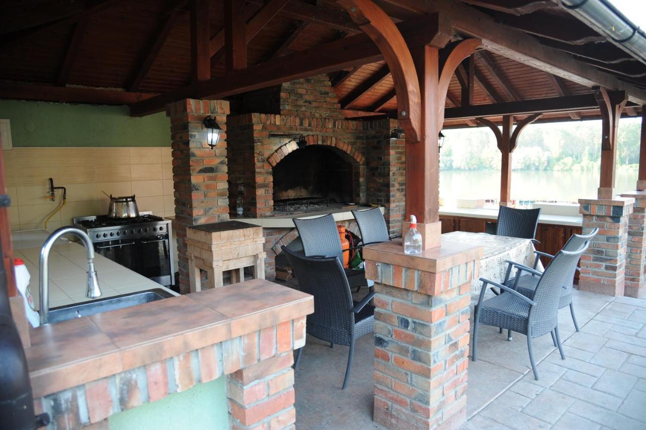 Vila Odmor Na Dunavu Beocin Exterior foto